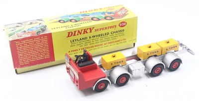 Lot 1302 - Dinky Toys No. 936 Leyland 8-wheel chassis...