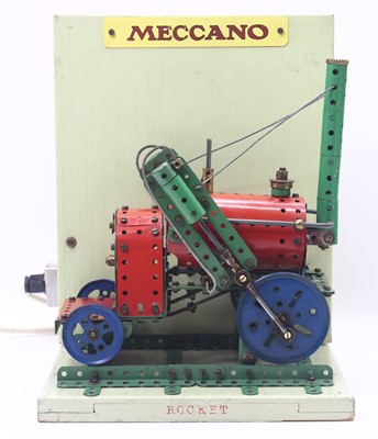 Lot 648 - An original 1960s Meccano light red and green...