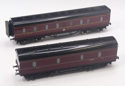 Lot 243 - Exley or similar 0 gauge coaches, to include...