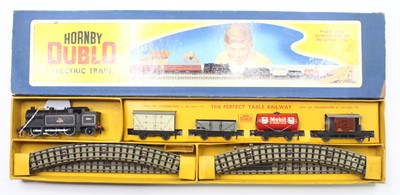 Lot 257 - G17 Hornby-Dublo 3-rail tank goods set...