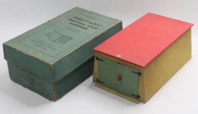 Lot 640 - An original Meccano 1933-1941 Motor Car Garage...
