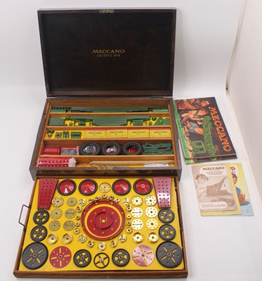 Lot 687 - Meccano 1950's No.9 Set in the original dark...