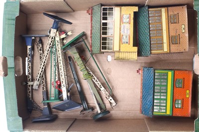 Lot 175 - Large tray containing Hornby 0-gauge items: 3...