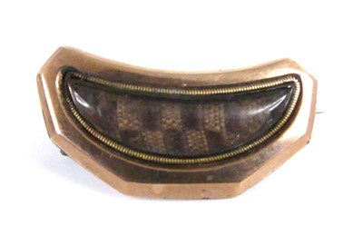 Lot 2529 - Three yellow and rose metal assorted mourning...