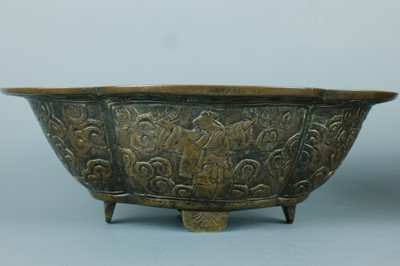 Lot 2071 - A pair of Chinese bronze quatrefoil-shaped...