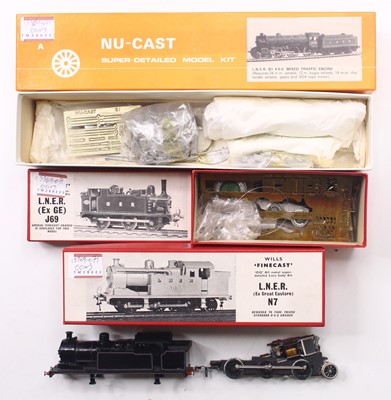 Lot 523 - Three 00 gauge unmade kits to include a Wills...