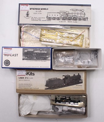 Lot 532 - Three 00 gauge unmade kits to include a...