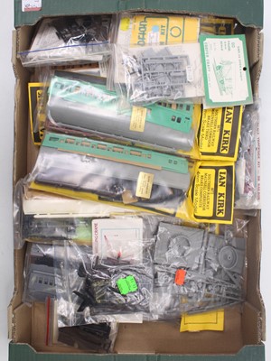 Lot 562 - One tray containing unmade plastic 00 gauge...