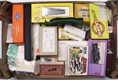 Lot 554 - One tray of various 00 gauge kit extra detail...