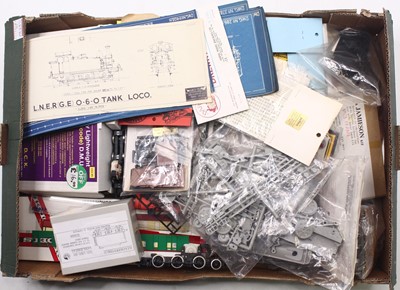 Lot 566 - One tray containing 00 gauge kit components,...
