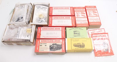 Lot 1022 - 11 unmade 1:72 scale white metal kits for...