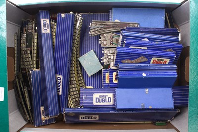 Lot 340 - Large tray of Hornby-Dublo 3-rail track: D1...