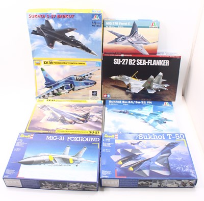 Lot 961 - Eight Revell or similar 1:72 scale Russian...