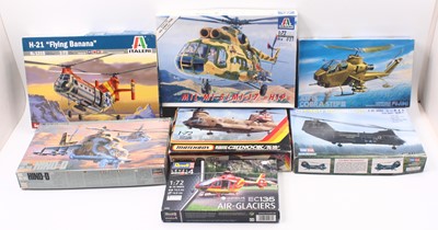 Lot 965 - Seven 1:72 scale Revell or similar plastic...
