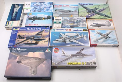 Lot 974 - 12 Airfix and similar 1:72 scale plastic kits...
