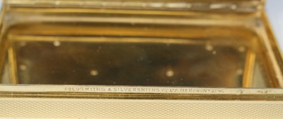 Lot 1232 - A George V 18 carat gold snuff-box, of hinged...
