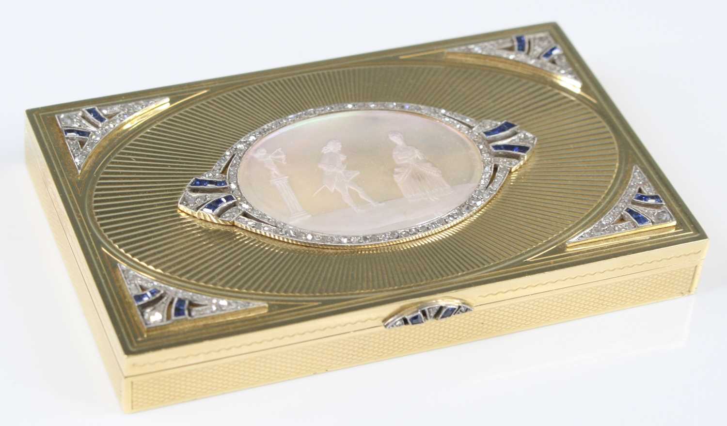 Lot 1232 - A George V 18 carat gold snuff-box, of hinged...