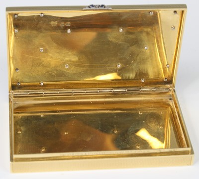 Lot 1232 - A George V 18 carat gold snuff-box, of hinged...