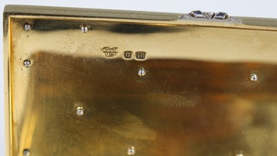 Lot 1232 - A George V 18 carat gold snuff-box, of hinged...