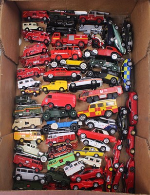 Lot 845 - One tray of mixed scale modern issue diecast...