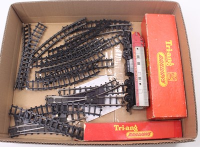 Lot 468 - A small collection of Triang 00 gauge to...