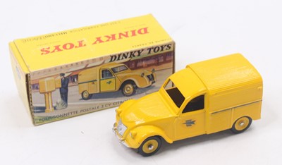 Lot 1321 - French Dinky Toys No.560 Citroën 2CV Postale...