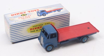 Lot 1281 - Dinky Toys No.512 Guy flat truck, 1st type cab...