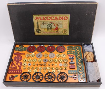 Lot 1595 - Meccano No.5 Outfit in original Meccano box,...