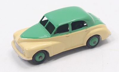 Lot 1272 - Dinky Toys No.159 Morris Oxford Saloon...