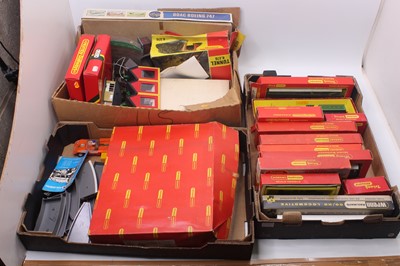 Lot 476 - Three boxes of mixed 00 gauge to include a...