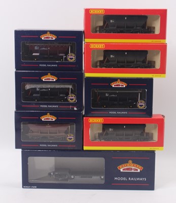 Lot 439 - A collection of Bachmann and Hornby 00 gauge...