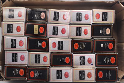 Lot 821 - 25 EFE modern issue diecast 1:76 scale buses,...