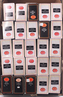 Lot 822 - 25 EFE modern issue diecast 1:76 scale buses,...