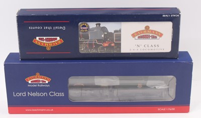 Lot 376 - Two 00 gauge Bachmann locos to include an N...