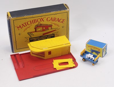 Lot 1555 - Matchbox Lesney MG1 Garage, Showroom & Service...