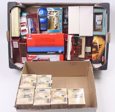 Lot 884 - Two trays of modern issue diecast to include...