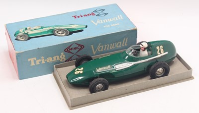 Lot 1903 - Tri-Ang Minic 1/20 scale Battery plastic model...
