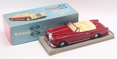 Lot 1904 - Tri-Ang 1/20 scale battery operated plastic...