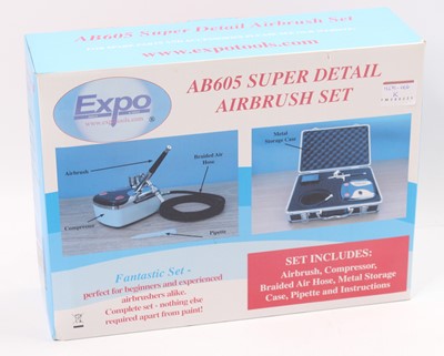 Lot 1969 - An Expo Tools AB605 Super Detail Airbrush Set,...