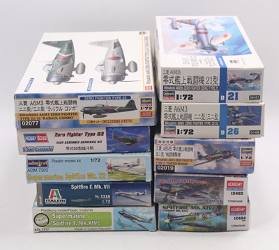 Lot 1017 - One tray containing ten various boxed 1/72...