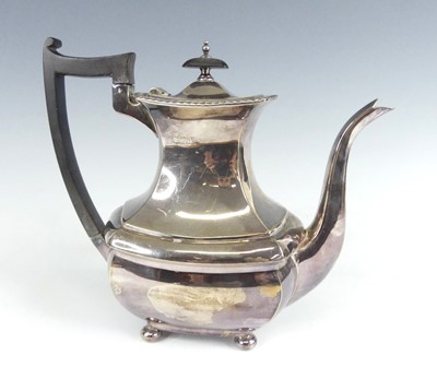 Lot 1110 - An Edwardian silver coffee pot, of oval bombe...