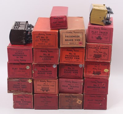Lot 168 - 22 Hornby 0 gauge wagons, nearly all boxed, to...