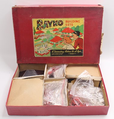 Lot 1994 - Bayko pre-war set no.2, part complete,...