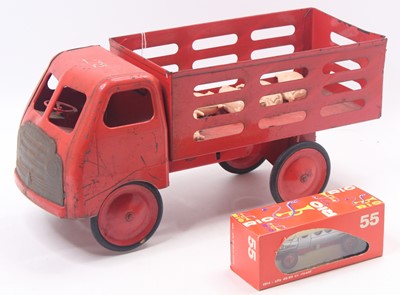 Lot 1923 - Triang pressed steel four-wheeled lorry, with...