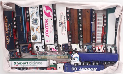 Lot 900 - Oxford Diecasts a quantity of 1/76 scale loose...