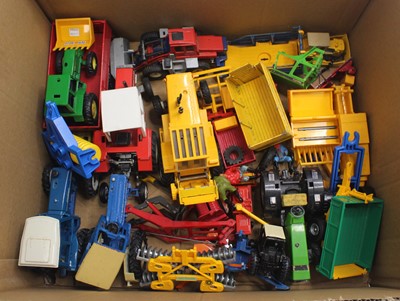 Lot 2027 - One tray of play-worn Britains, other tractors,...