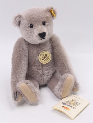 Lot 1837 - A Steiff 1905 modern release Classic Richard...