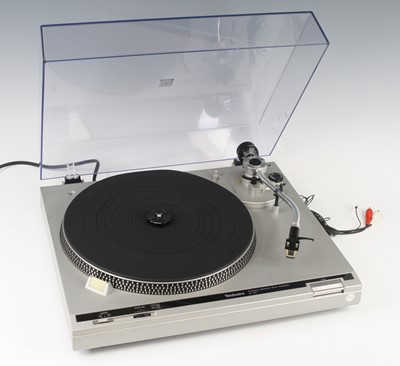 Lot 639 - A Technics SL-B2 automatic turntable, circa...