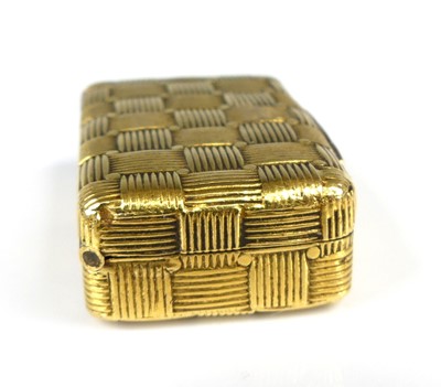 Lot 1231 - A George III 18ct yellow gold vinaigrette in...