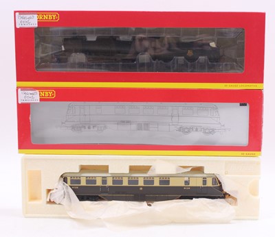 Lot 369 - Two Hornby 00 gauge locos to include a GWR...